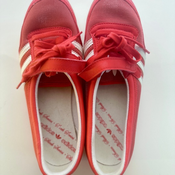 *Super Rare* VINTAGE ADIDAS!!! GREAT CONDITION!!! SIZE 6 Women’s! GORGEOUS - Picture 5 of 6